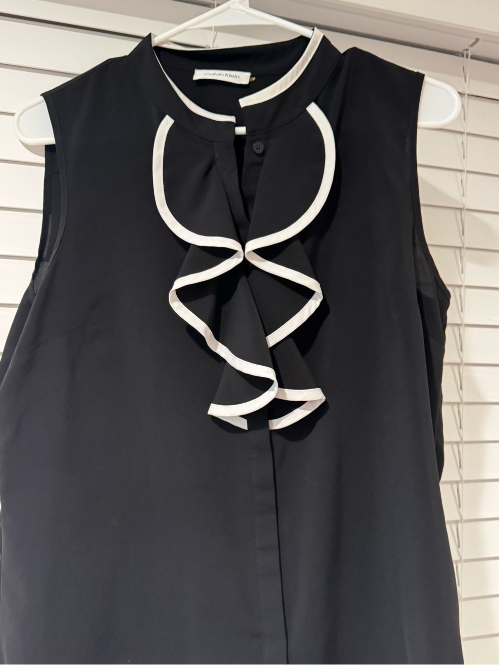 Calvin Klein Black Sleeveless Ruffle-Front Blouse with White Piping